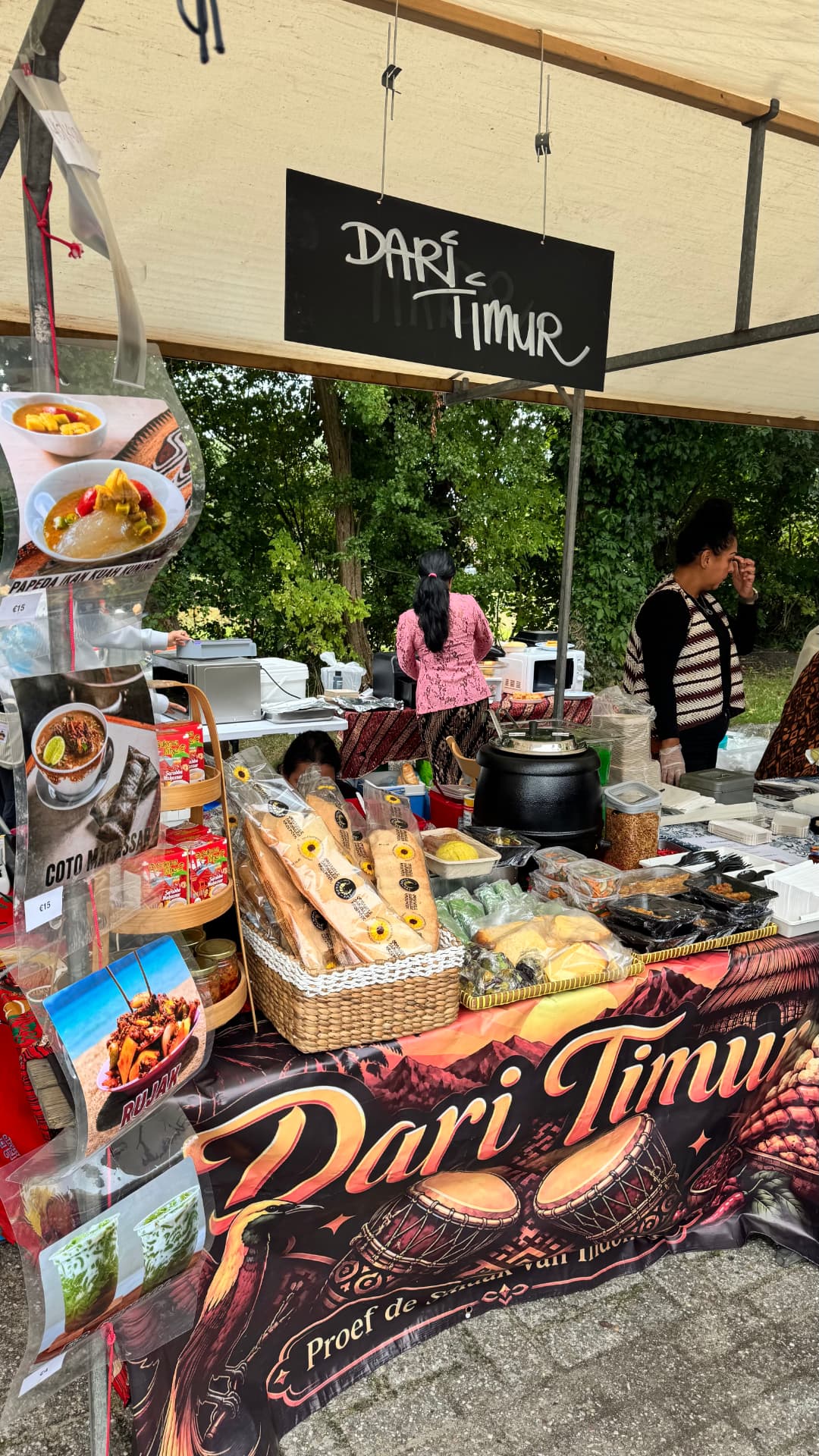 The Dari Timur stall, banner and all